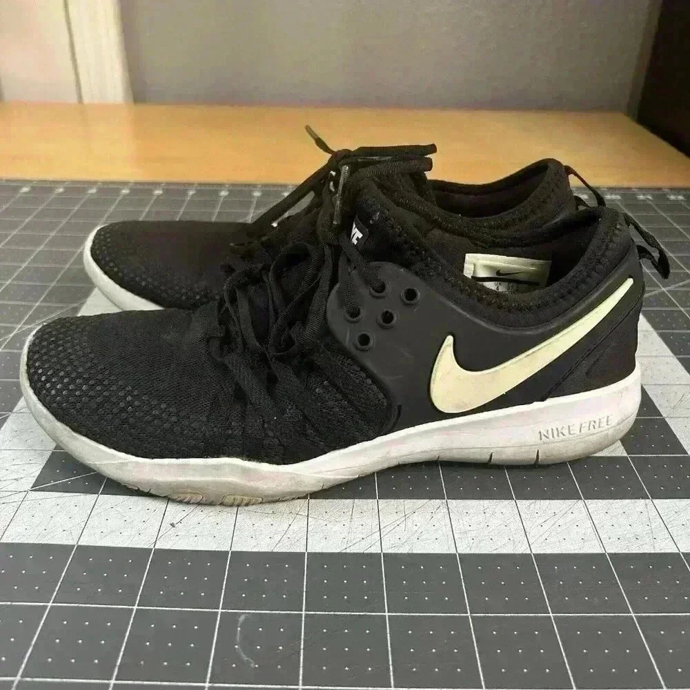 Nike Sneakers Womens Size 6.5 Free TR 7 904651-001 Black Running Shoes Athletic